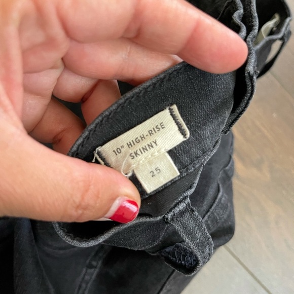 Madewell 10” high rise skinny jeans in Berkeley black - Picture 8 of 9